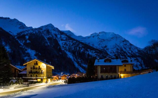 Hotel Lyshaus di Gressoney Saint Jean