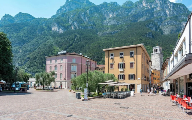 Life & View Luxury Apartment