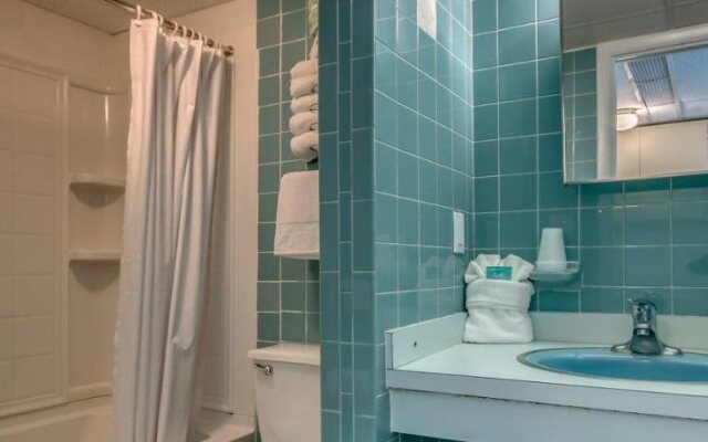 Admiral Resort Motel