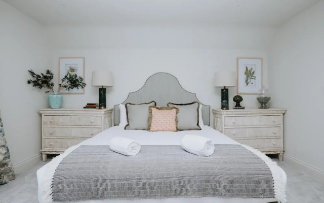 The Dragonfly - Central 2 Bedroom House