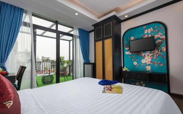 Queen Light Hotel – Guest Rooms – Hanoi