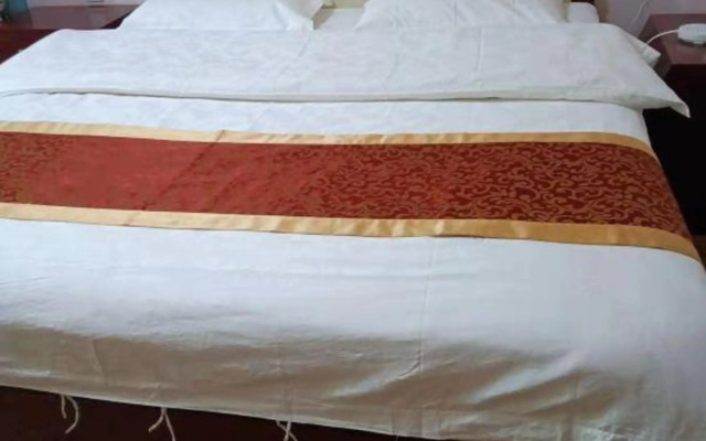 Huayang Business Hotel