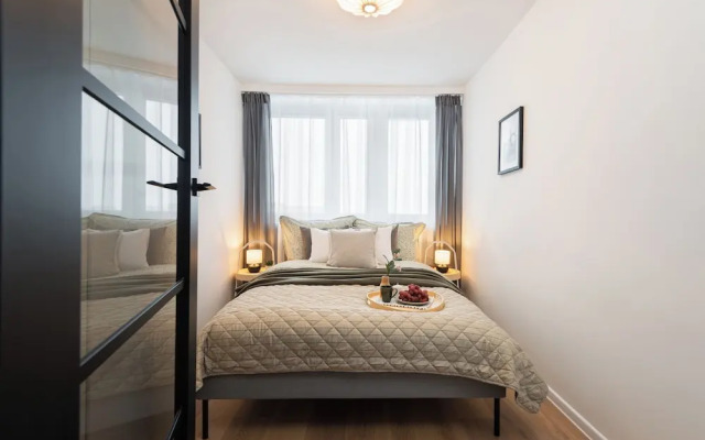 Silver - by Kairos Apartments