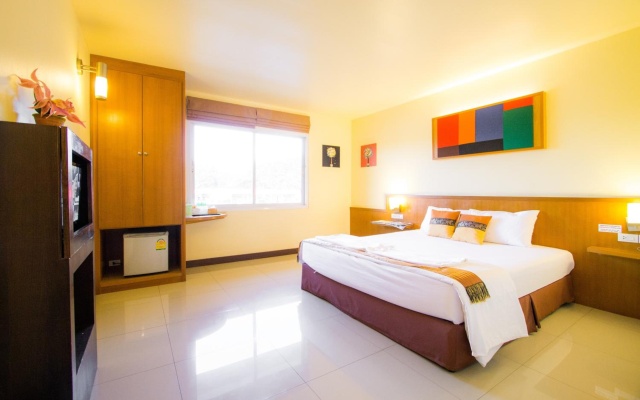 The Lephant Hotel – Guest Rooms – Phunphin