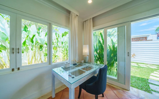 Villa Kelapa Putih