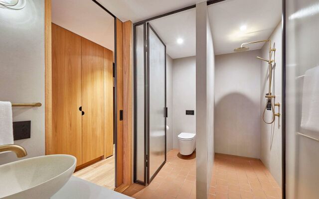 Wonil Hotel Perth - Handwritten Collection