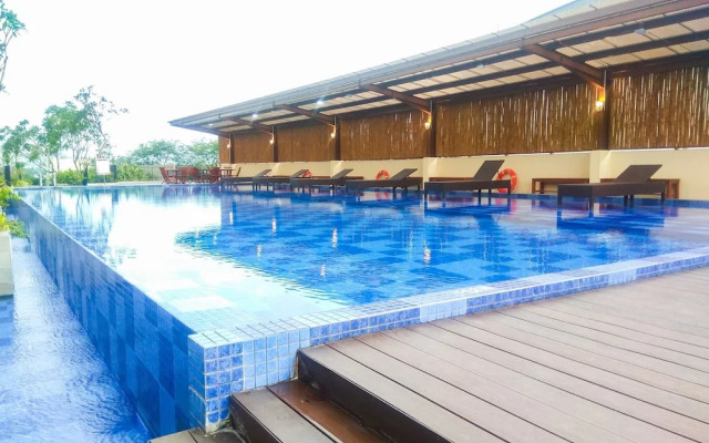 Modern Studio Apartment @ Azalea Suites