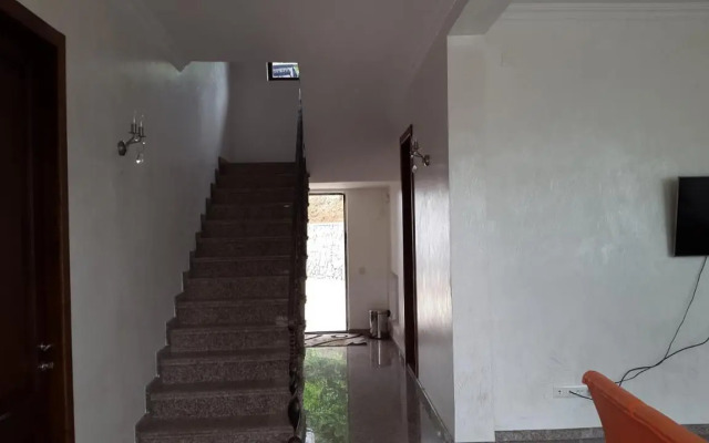 Lasha Guest House