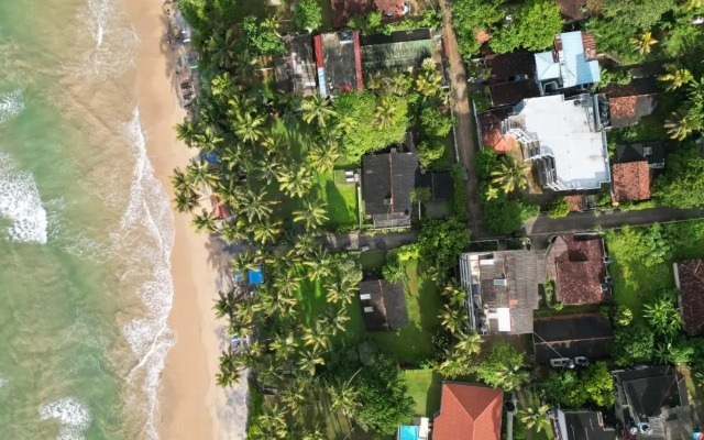 Land's End Matara