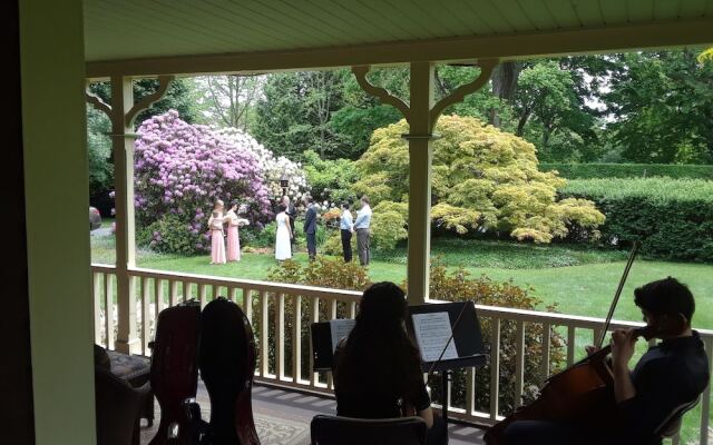 Ivy Lodge Bed & Breakfast