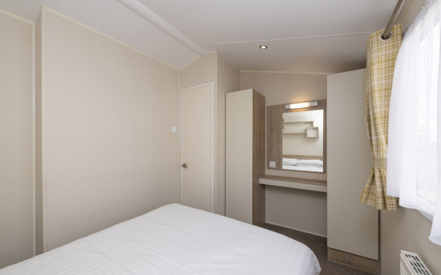 Suncrest Plus Caravan by Belvilla