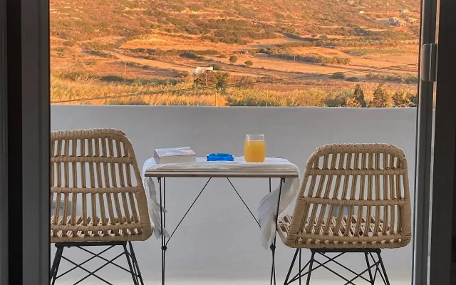 Ninemia Naxos