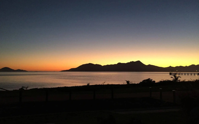 Cardwell Beachfront Motel