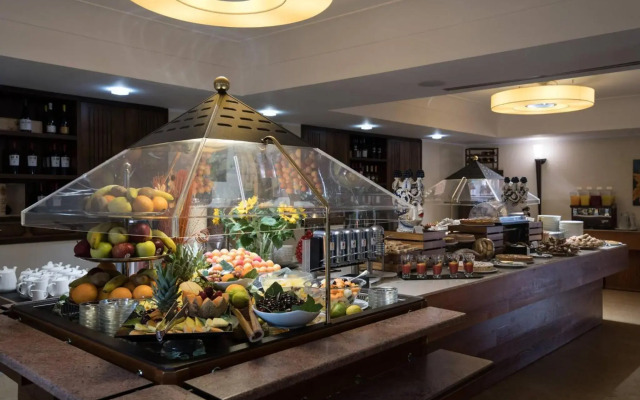 Artemis Hotel