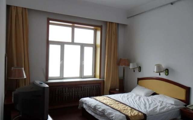 Yabuli News Center Hotel