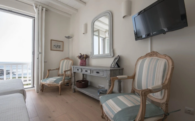 Hera iconic Mykonian Villa