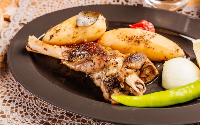 TasEv Boutique Hotel