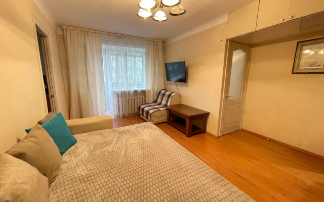 Апартаменты на проспекте Октября 126/6