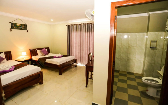 Blue Diamond Guest House - Hostel