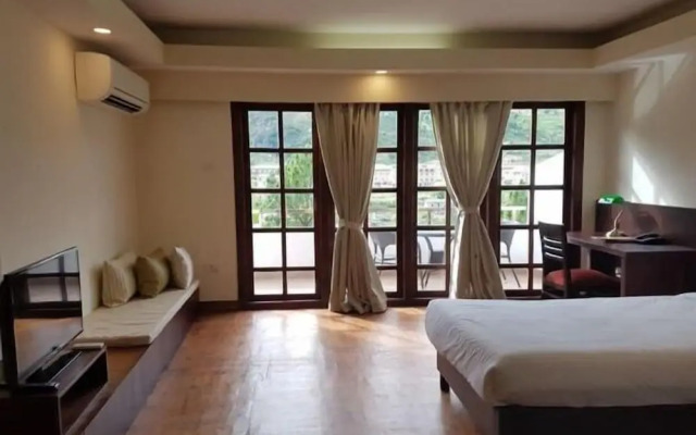 Khuru Resort