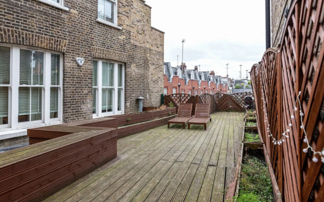 Stylish 3 Bed 3 bath in Kens High St