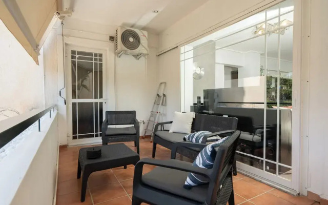 Seaside 2 bedrooms apartment in Glyfada