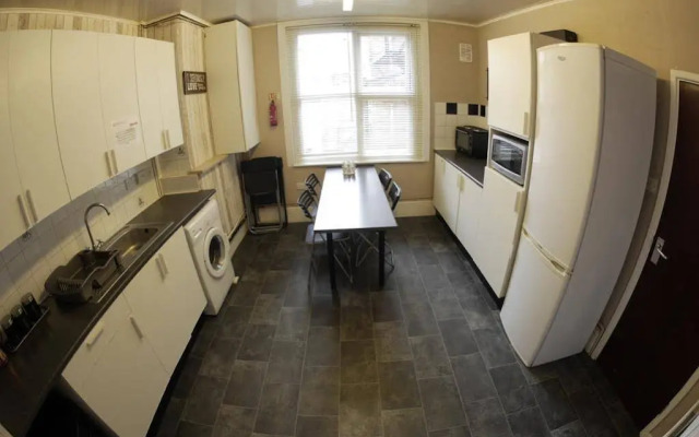 Midtown Hostel