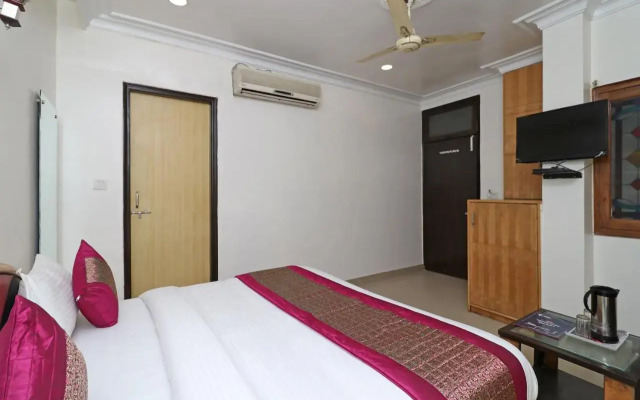 Oyo Flagship 10562 Kumar Palace