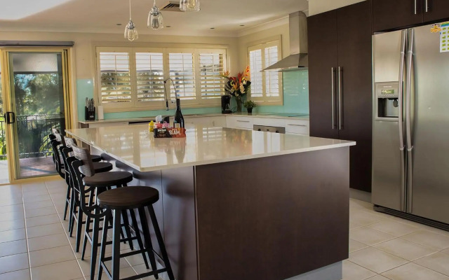 Magnificent Lakeview House - Long Jetty