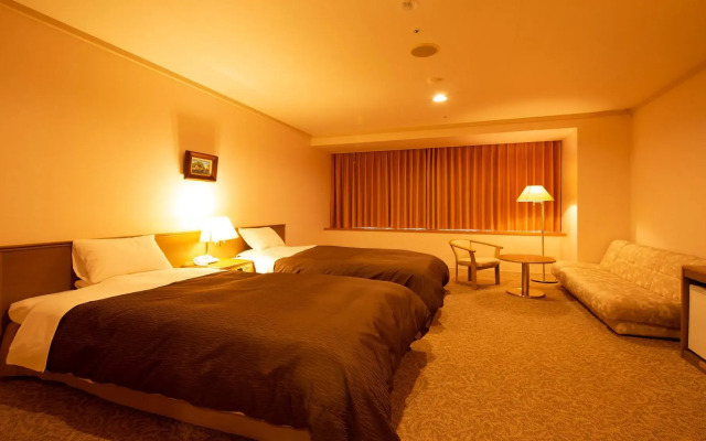 Royal Tainai Park Hotel