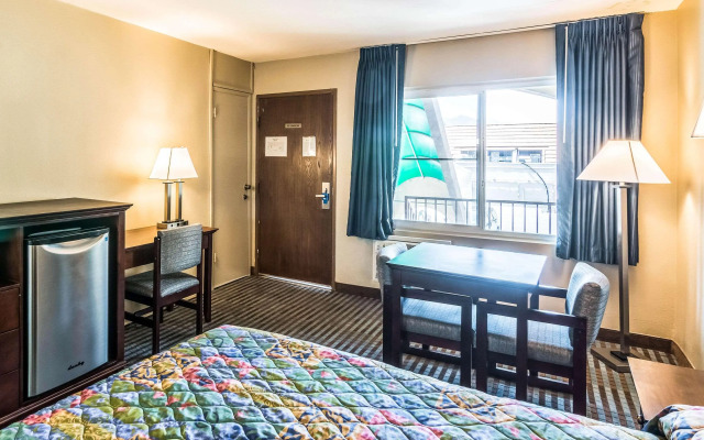 Rodeway Inn Regalodge