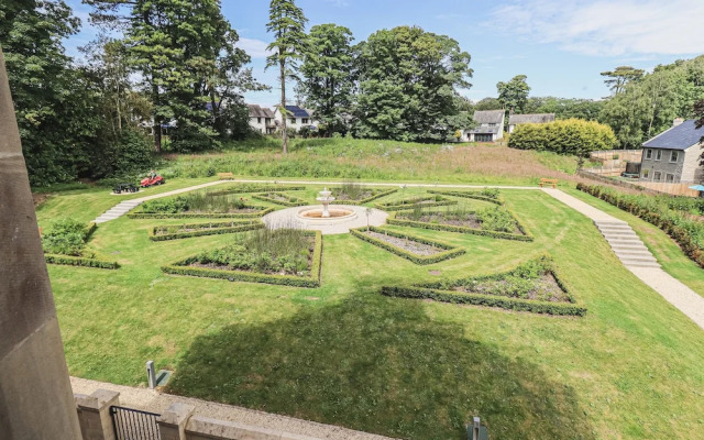 The Mary Maude Suite Stone Cross Mansion