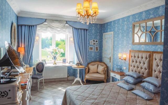 Russkiy Dvorik Boutique Hotel
