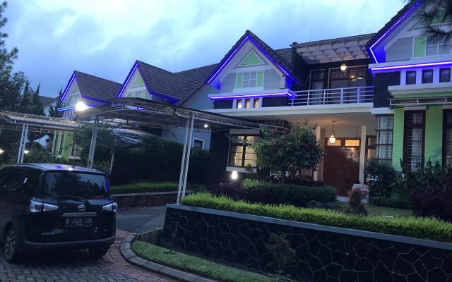 Eton Asia Kota Bunga Villas