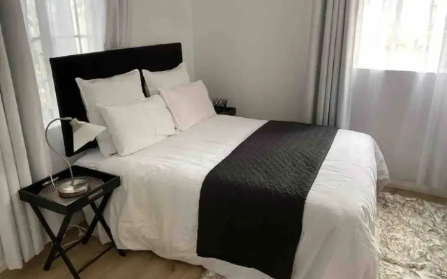 Charming Executive Studio, Solar Power, Wifi