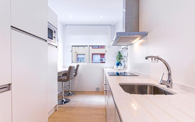 Stunning 2BD Apartment with City Views. San Pablo