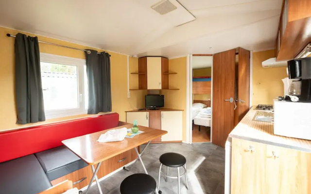 Mobile Home With Heated Pool