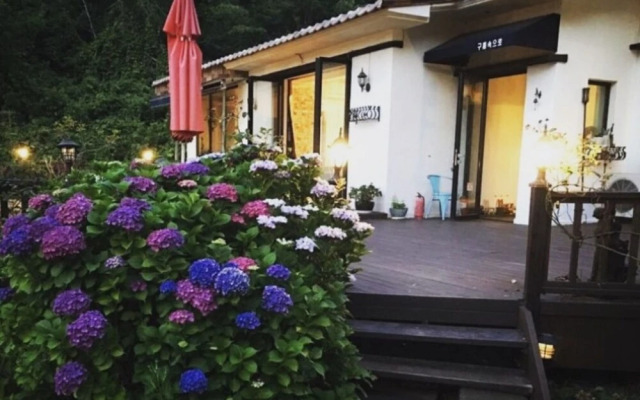 Yeosu Into the Clouds Pension