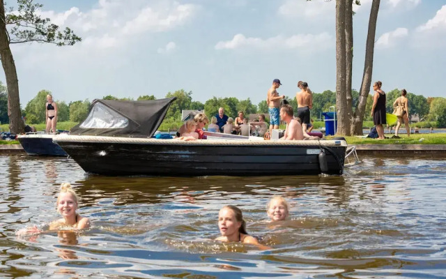 Giethoorn Lakehouse Retreat