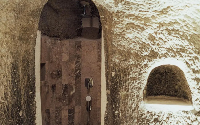 Sah Saray Cave Suites Halal Hotel
