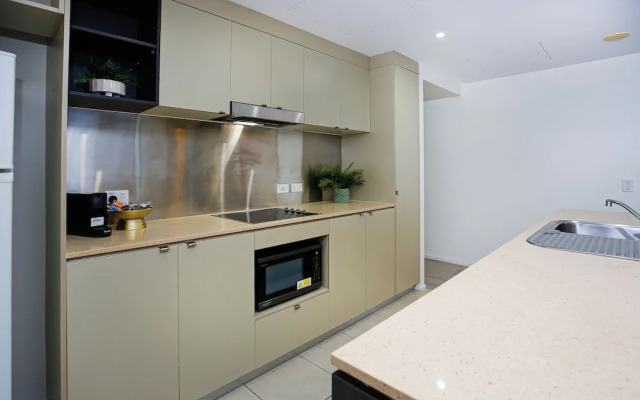 Apartment in the City with Pool and BBQ