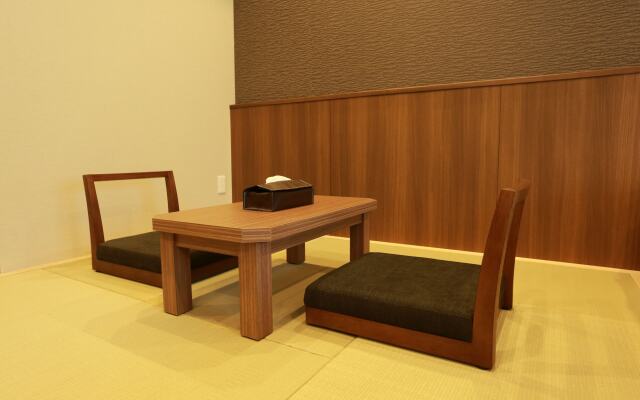 The Base Sakaihigashi Apartment Hotel