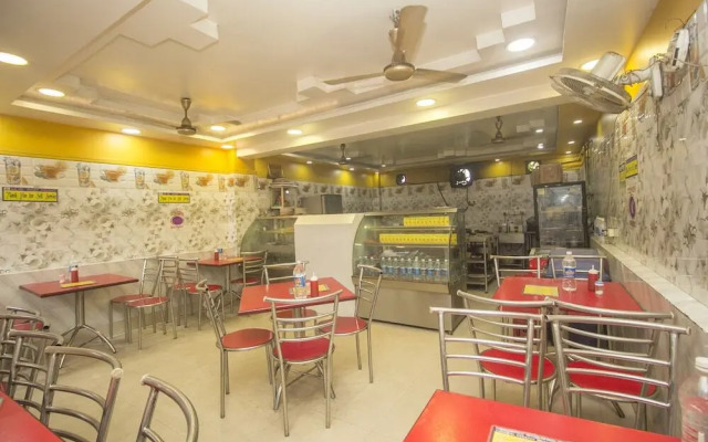 Hotel Sarojini Palace by OYO Rooms