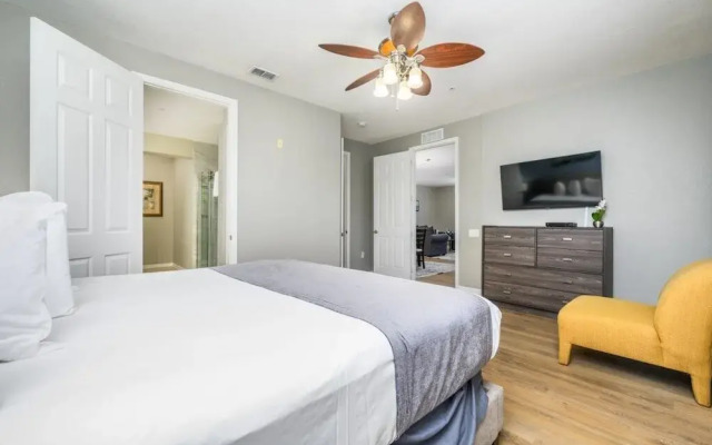 Stunning Vacation Condo - Vista Cay Resort - 2008