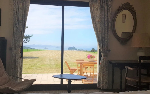 Villa in Plougasnou With Stunning Sea Views