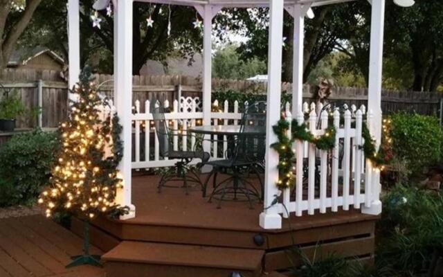 Granbury Gardens Bed and Breakfast