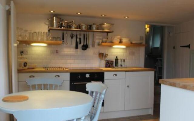 Rokeby Cottage self-catering accommodation in Hathersage, Peak District, Derbyshire