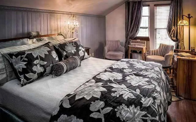 The Big Blue House Inn Boutique Hotel