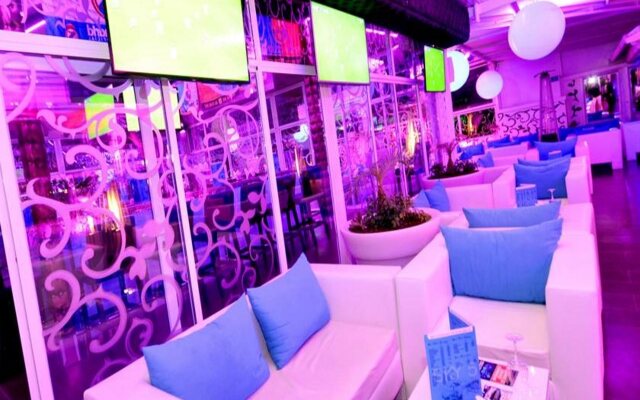 Ushuaia clubbing hotel