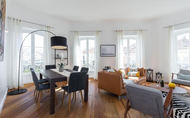 L'ICONIC AP4272 By Riviera Holiday Homes